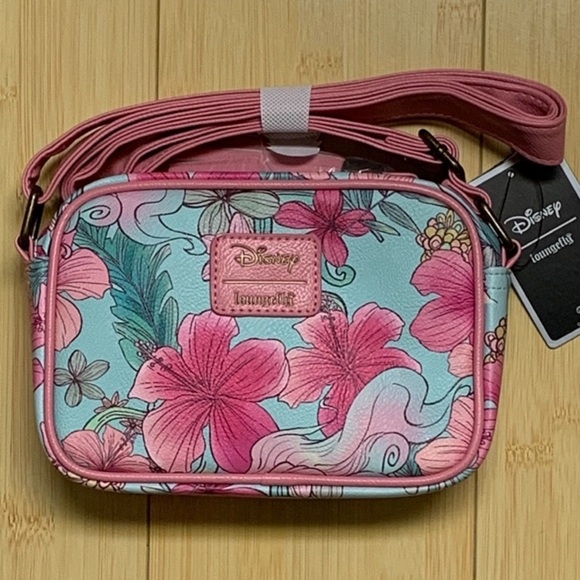 LOUNGEFLY DISNEY THE LITTLE MERMAID Camera CROSSBODY BAG! Ariel Cute Pink Tassel - Picture 5 of 7